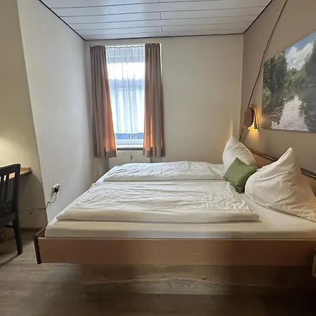 호텔 & Drei Lilien 2*