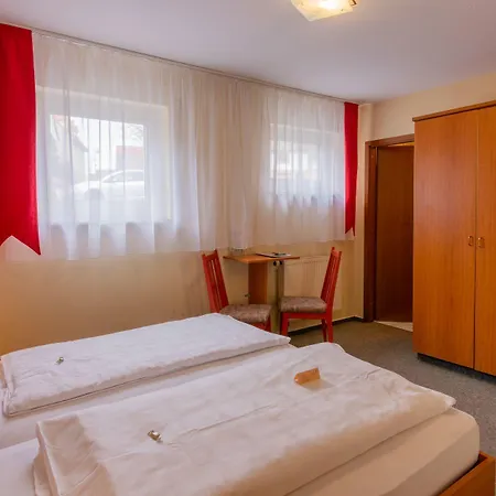 מלון & Drei Lilien 2*