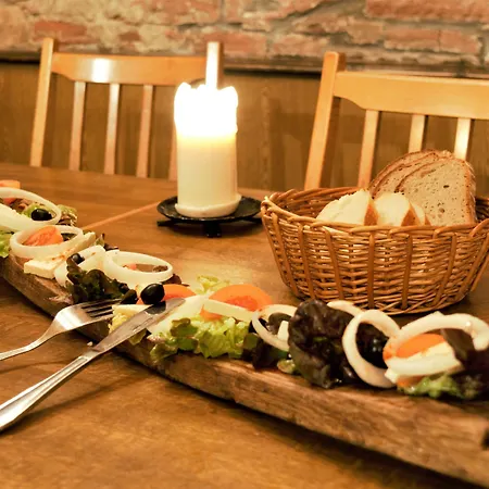 & Drei Lilien 호텔